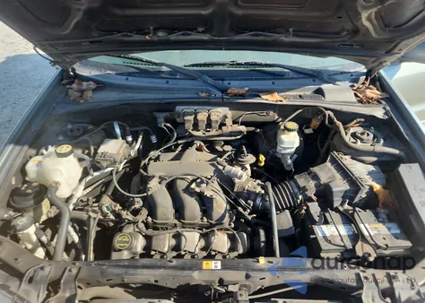 2005 Ford Escape Xlt z USA, uszkodzony, nr VIN 1FMYU93185KC50917